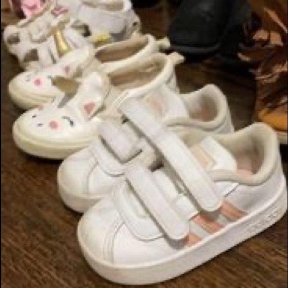 4/5 shoe lot - Picture 3 of 8